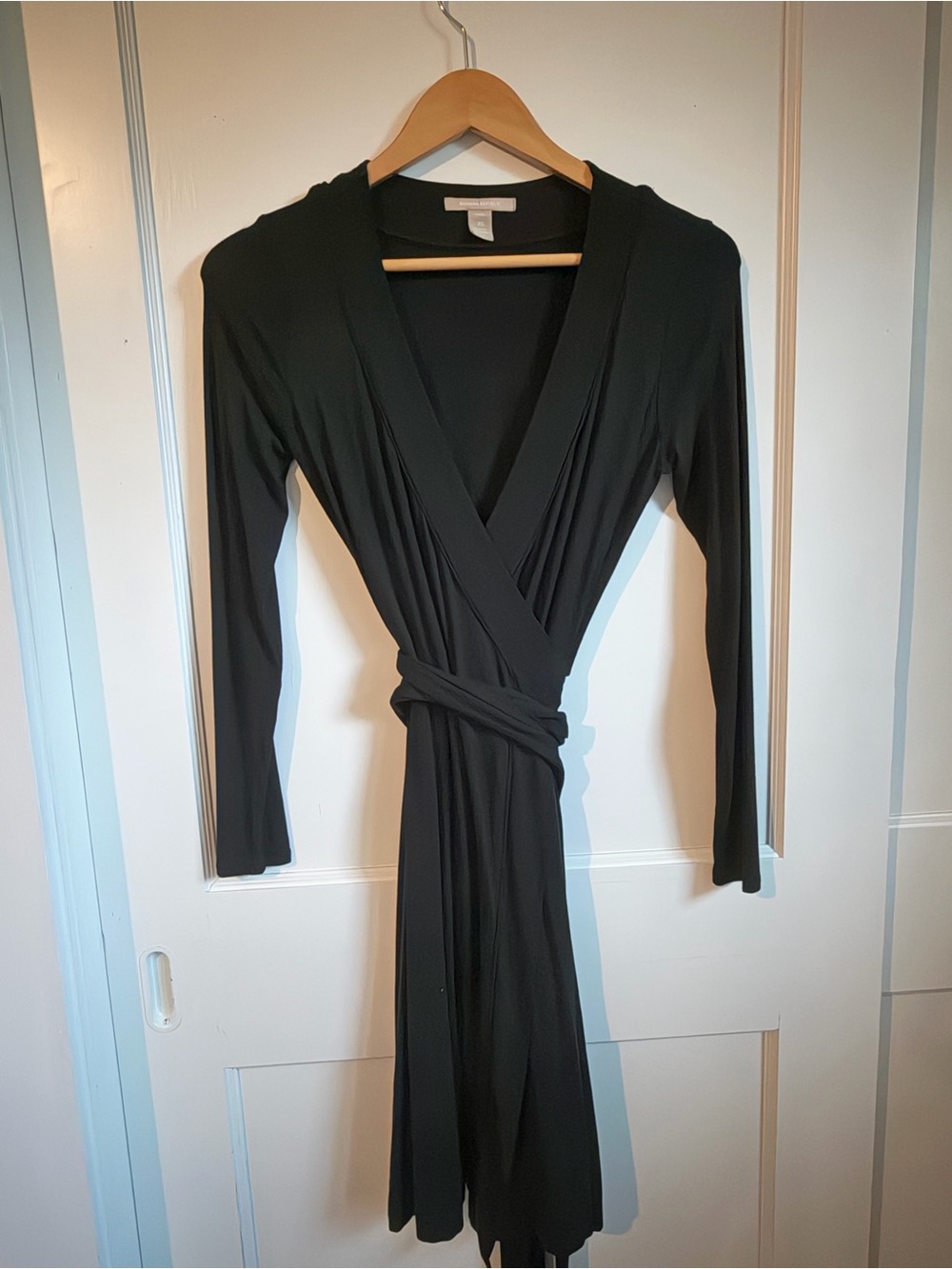 Banana Republic Black Long-Sleeve Wrap Dress - XS petite
